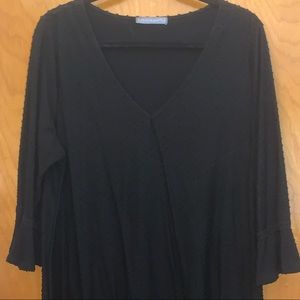 Black v-neck  sheath dress